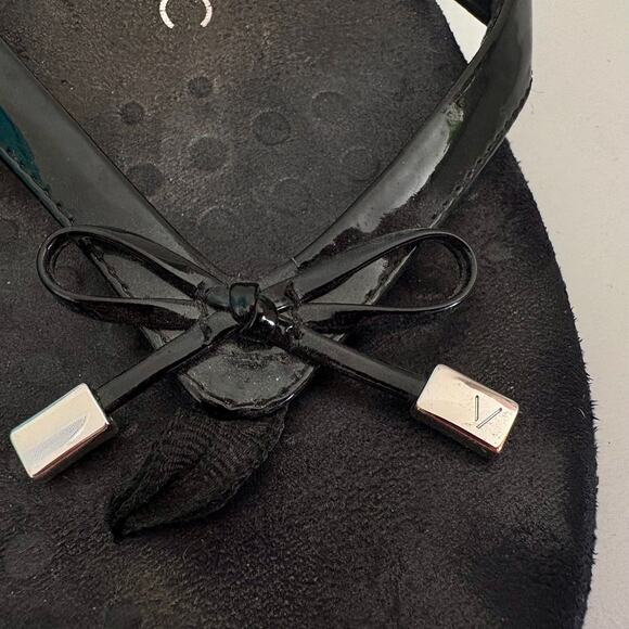 VIONIC Bella Black Patent Thong Sandals Flip Flops 8.5 - Picture 3 of 6